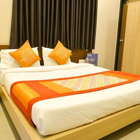 Hotel Midtown Inn Nashik Exteriör bild