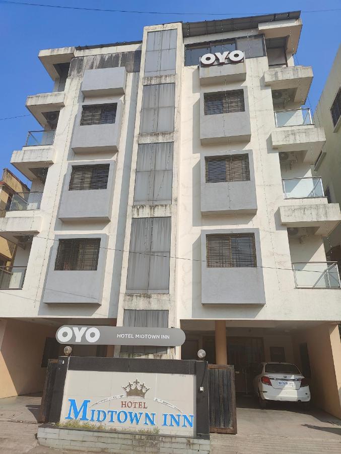 Hotel Midtown Inn Nashik Exteriör bild