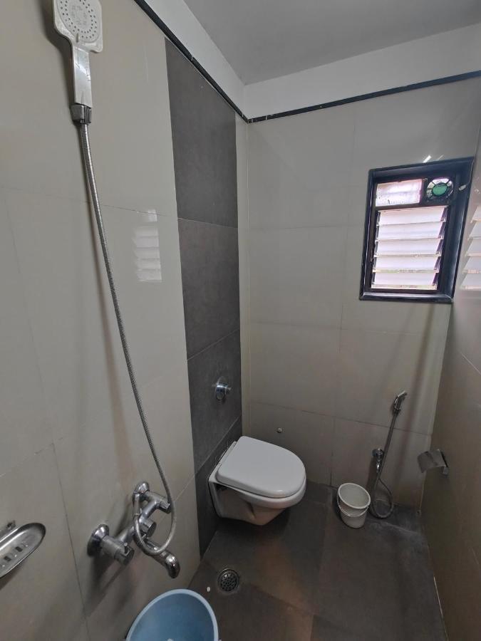 Hotel Midtown Inn Nashik Exteriör bild