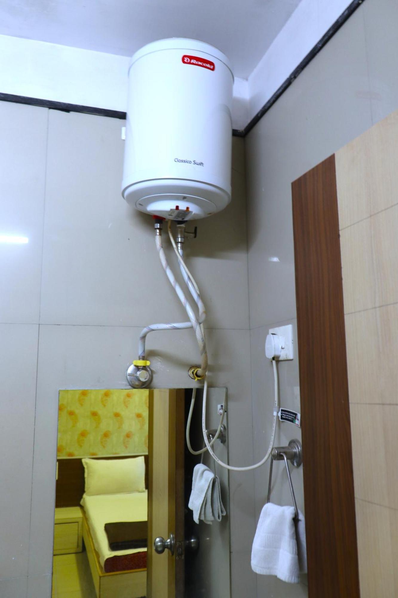 Hotel Midtown Inn Nashik Exteriör bild