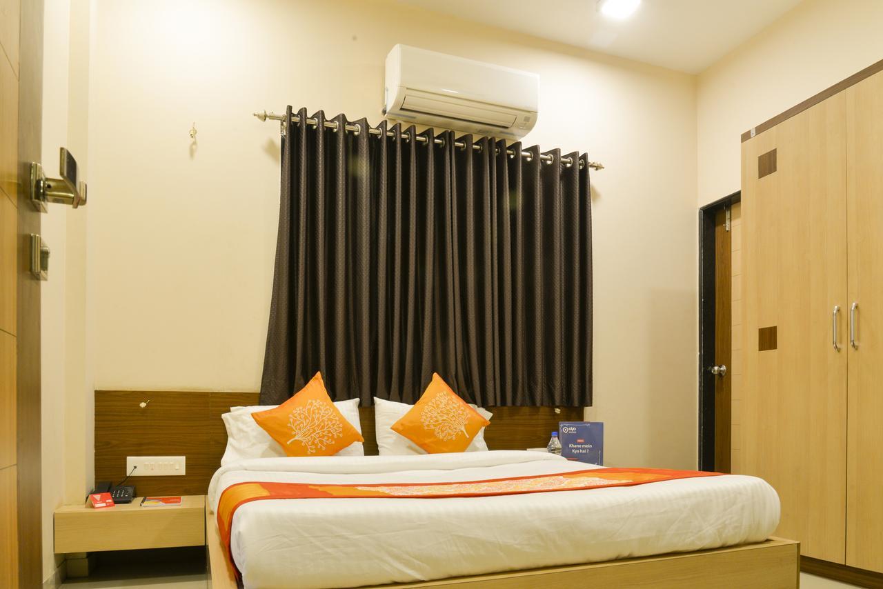 Hotel Midtown Inn Nashik Exteriör bild