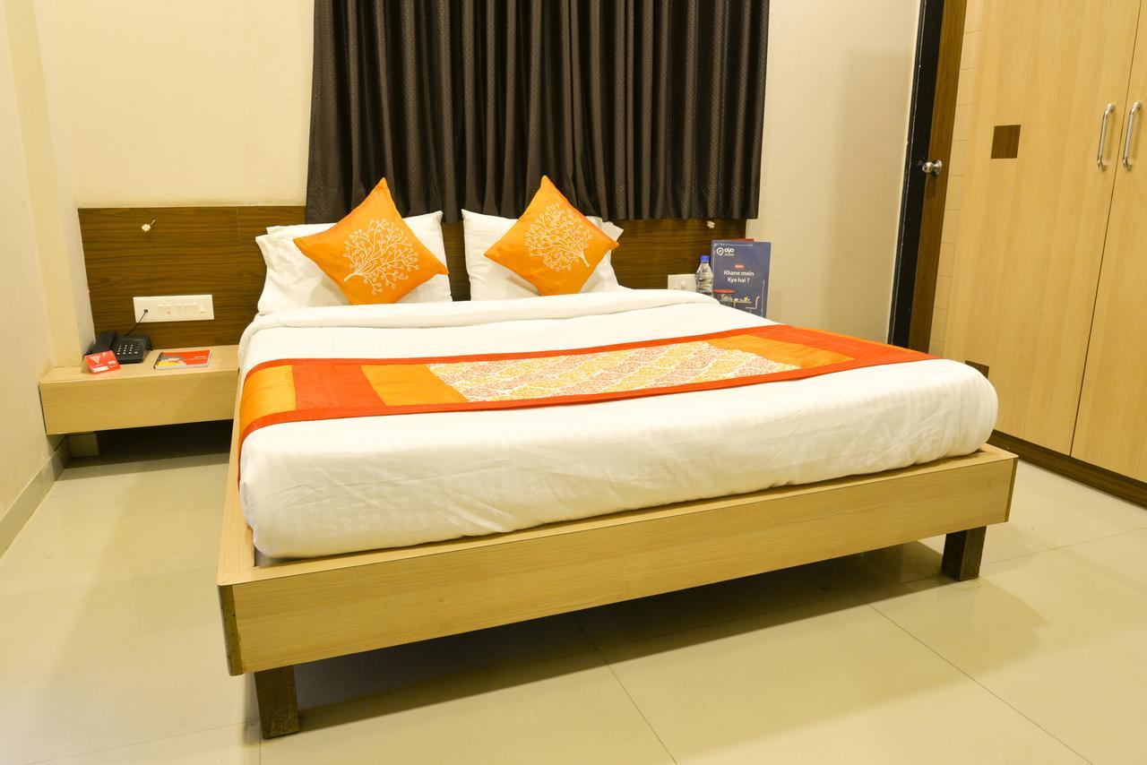 Hotel Midtown Inn Nashik Exteriör bild
