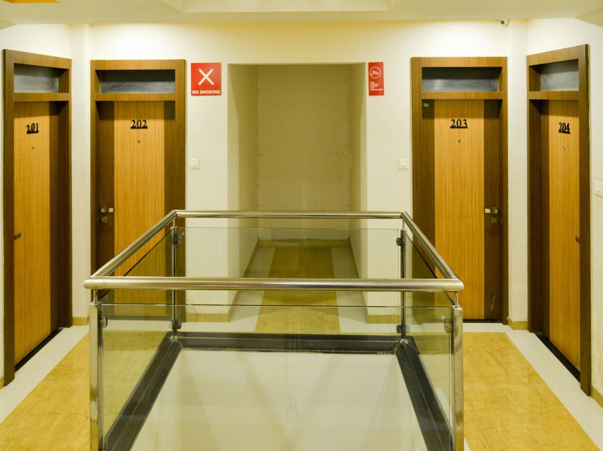 Hotel Midtown Inn Nashik Exteriör bild