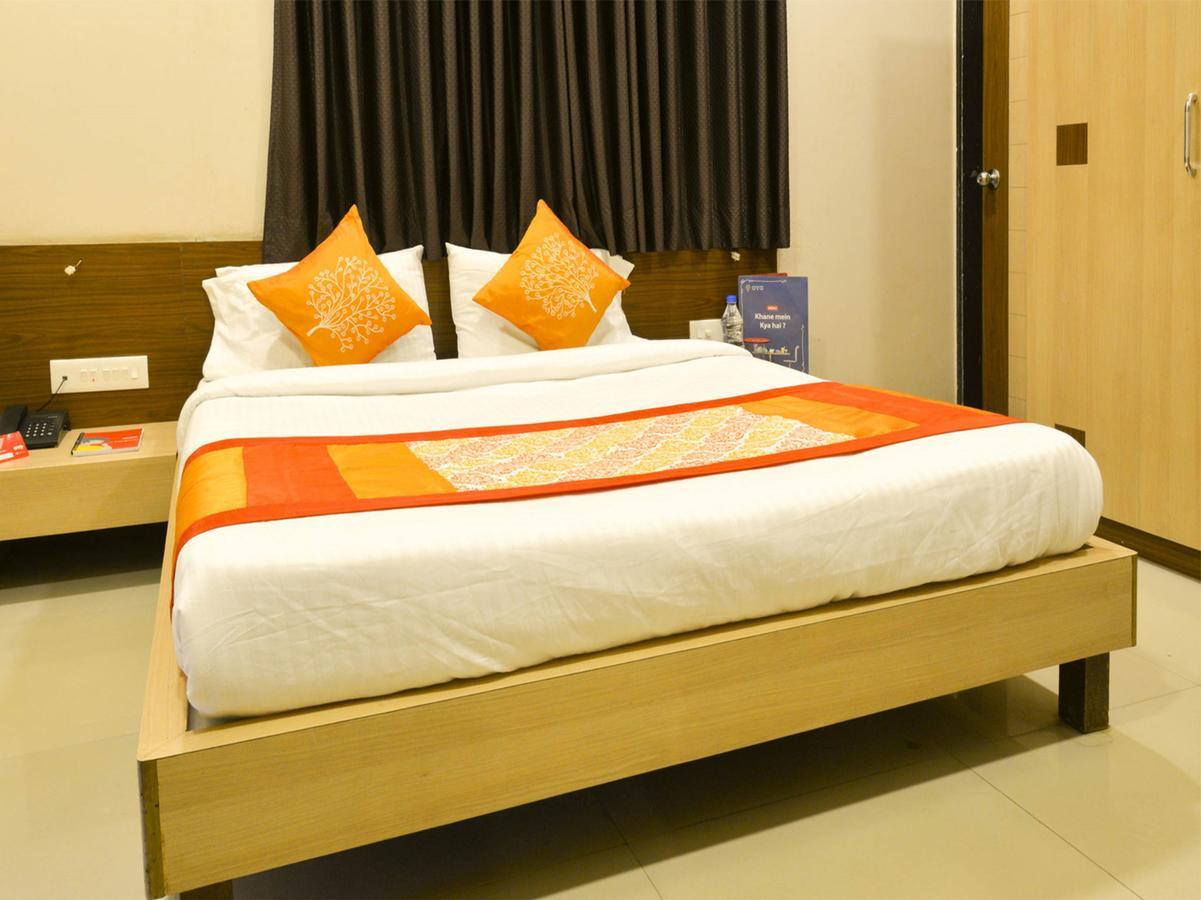 Hotel Midtown Inn Nashik Exteriör bild
